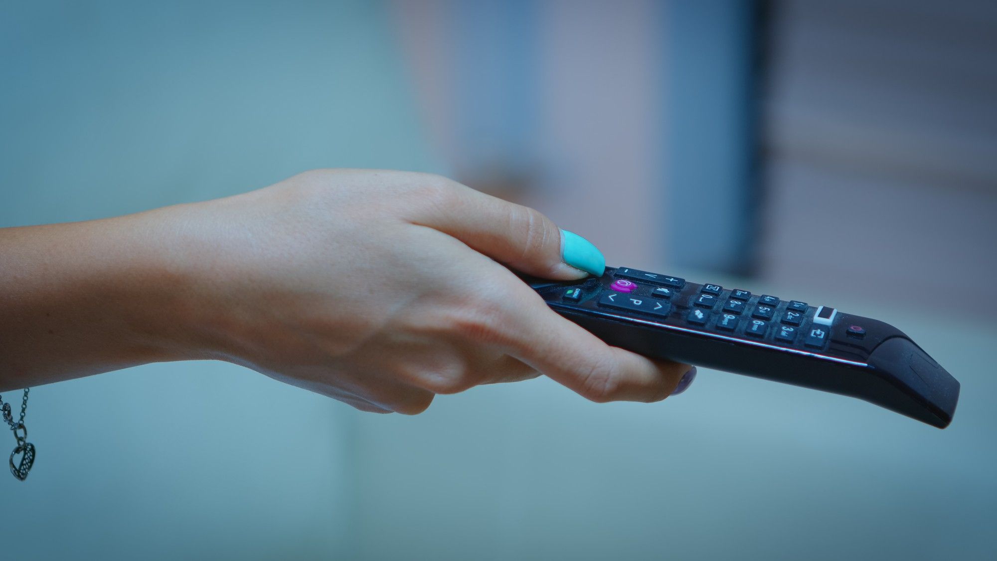 The spillover effect: How TV affects search engine marketing?